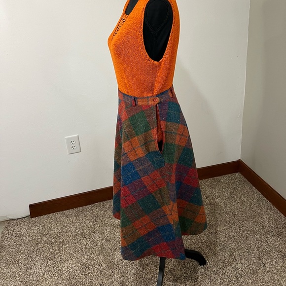 Vintage plaid skirt - Picture 6 of 6